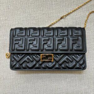 Fendi wallet on chain Nappa Matisse black